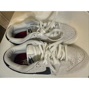 Nike Women's Dunk Low SE Glittery Suede Lace Up Sneakers White Black Size 8